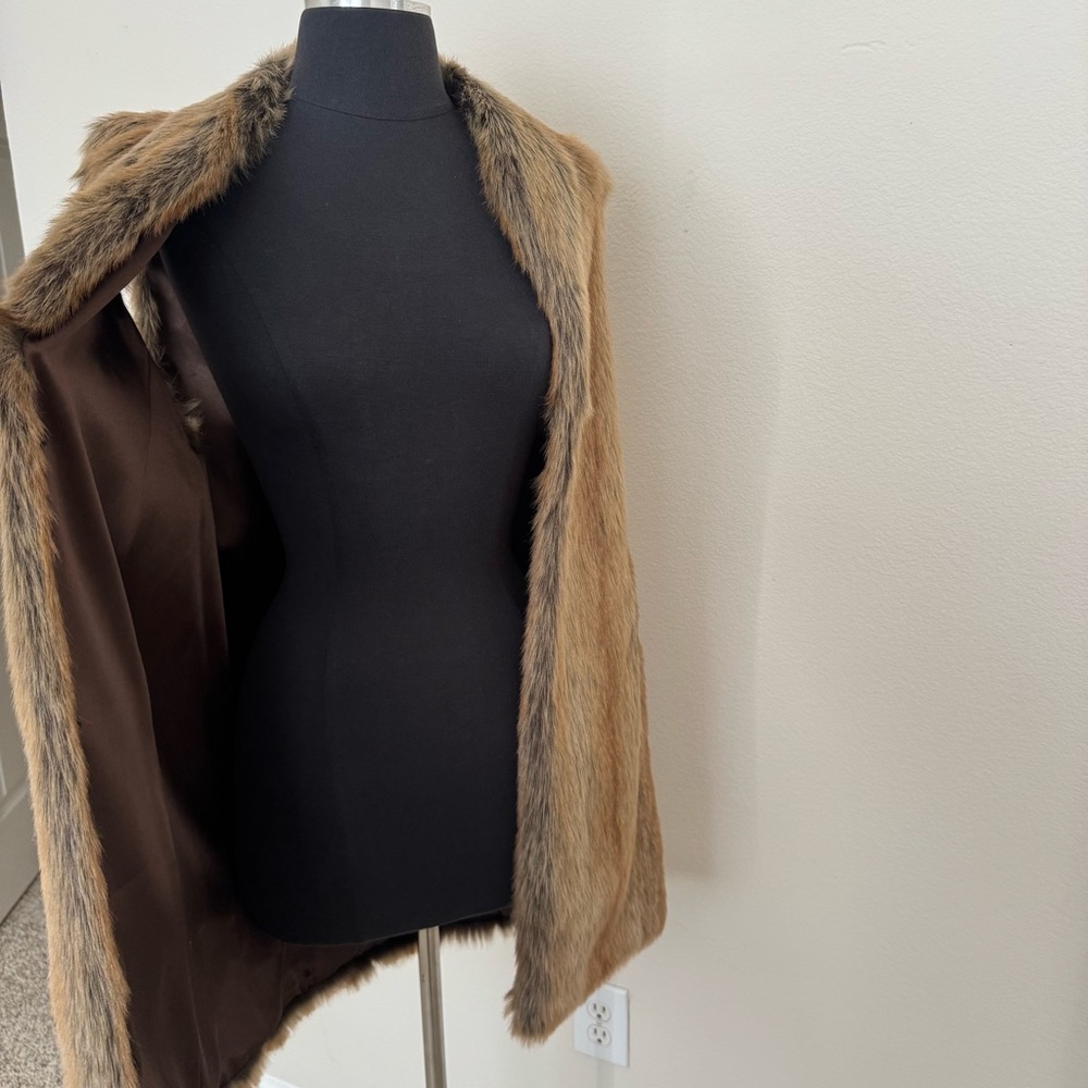Donna Salyers Fabulous Furs Vest Size Medium - Picture 5 of 7